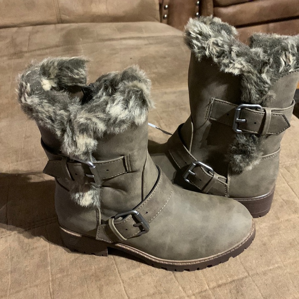 Kids boots